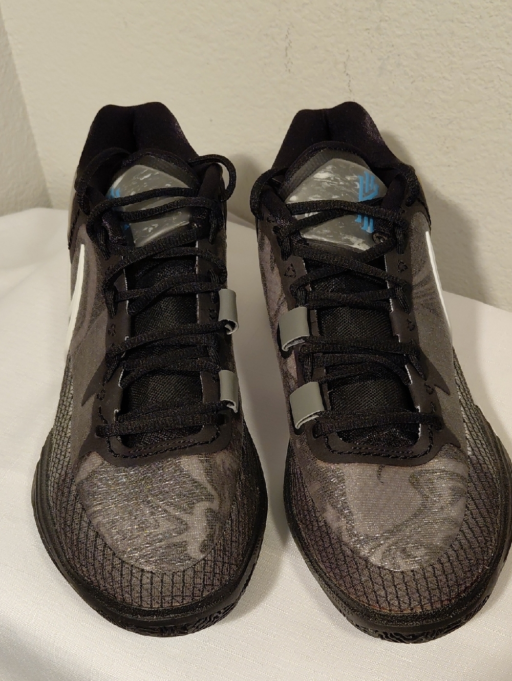 Nike Kyrie 8  Running Shoes